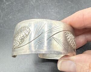 Wide Stuart NYE Pinecone 925 Sterling Silver Cuff Bracelet 38.73g